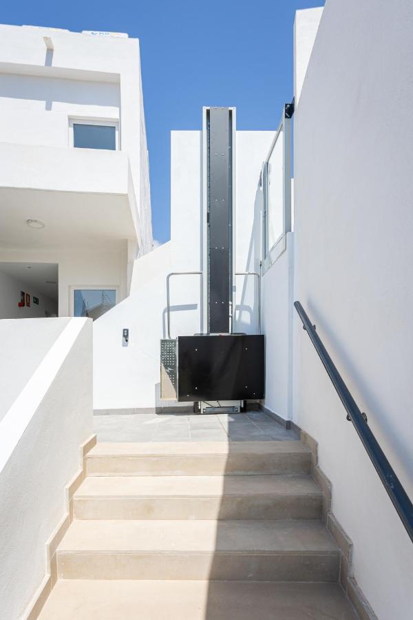 Apartamentos La Pelusa Malaga Exterior photo