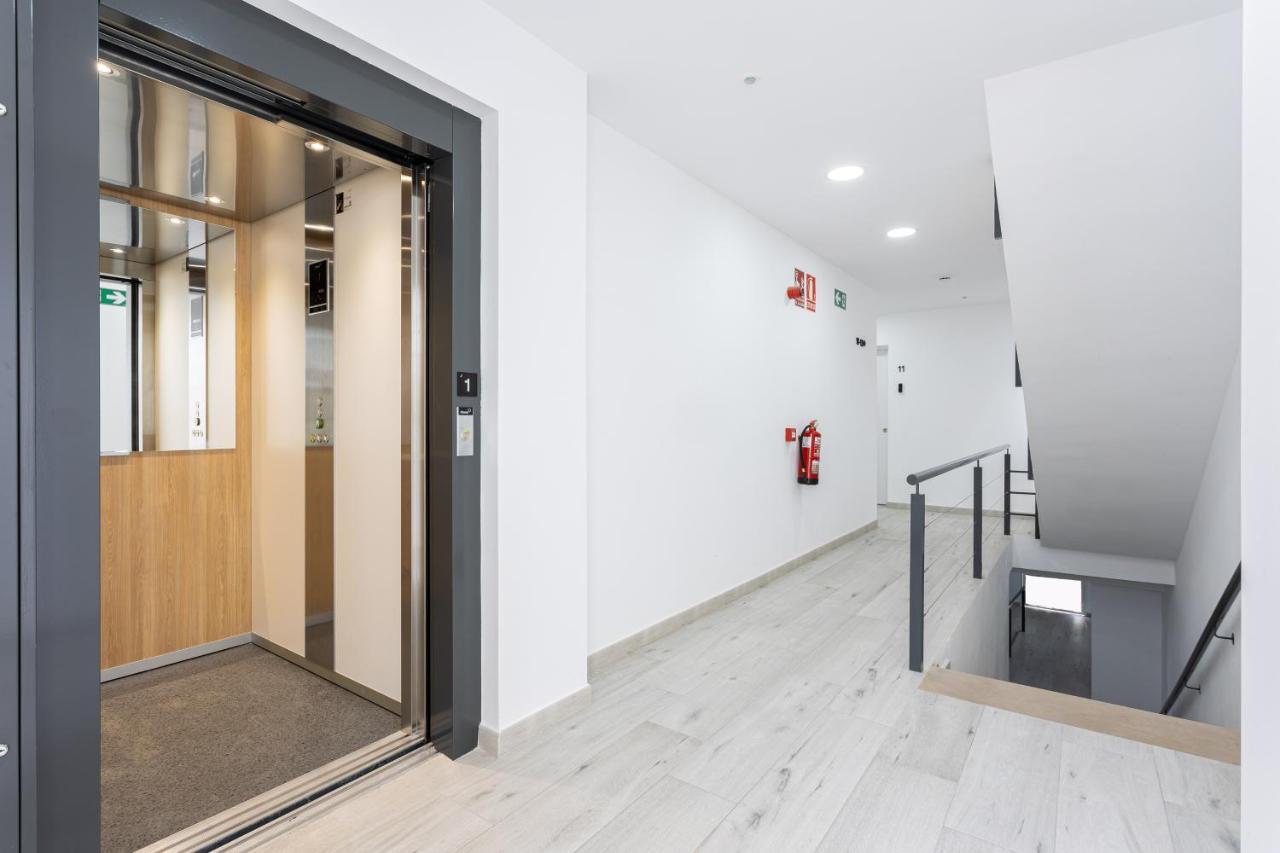 Apartamentos La Pelusa Malaga Exterior photo