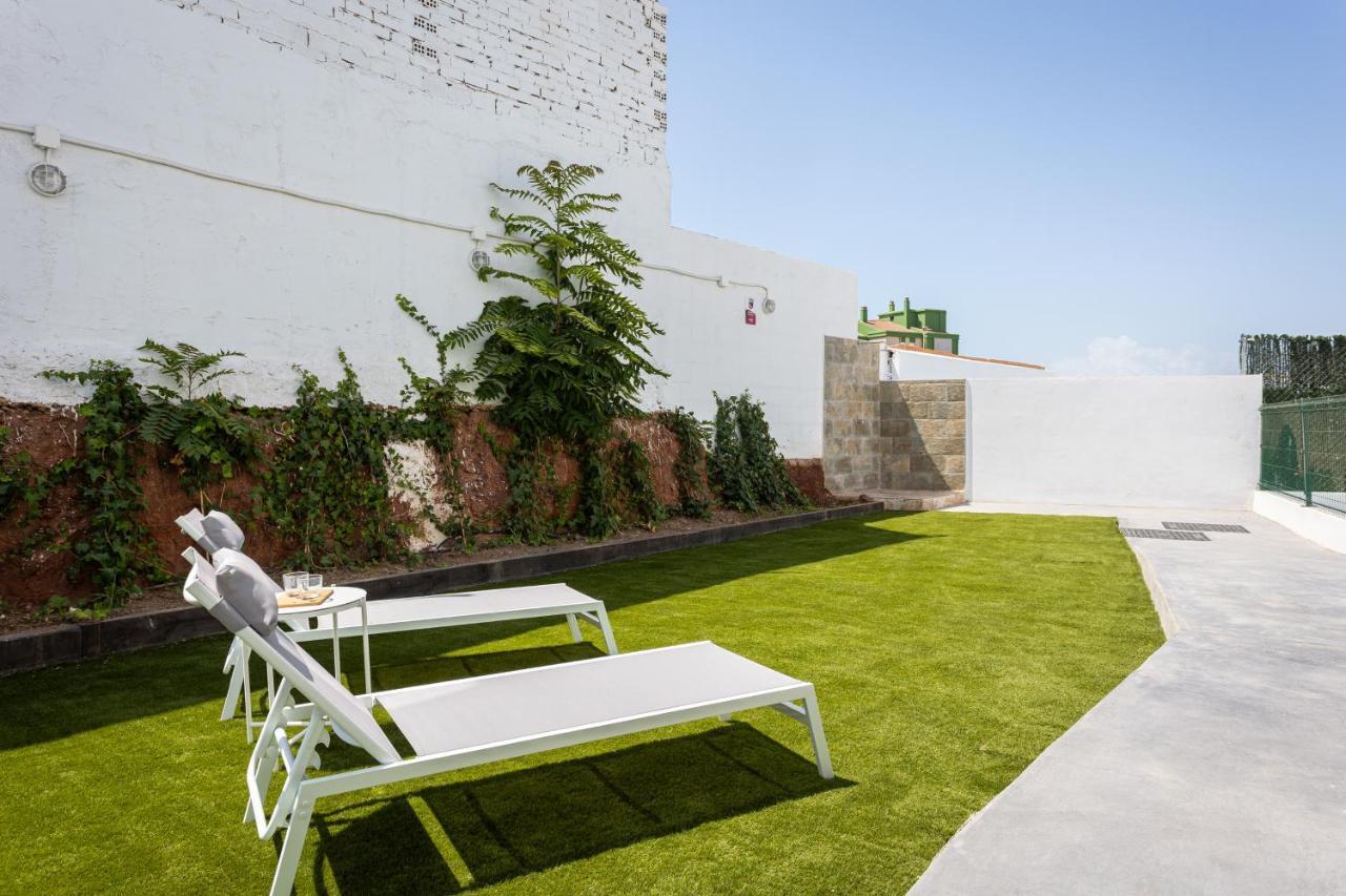 Apartamentos La Pelusa Malaga Exterior photo