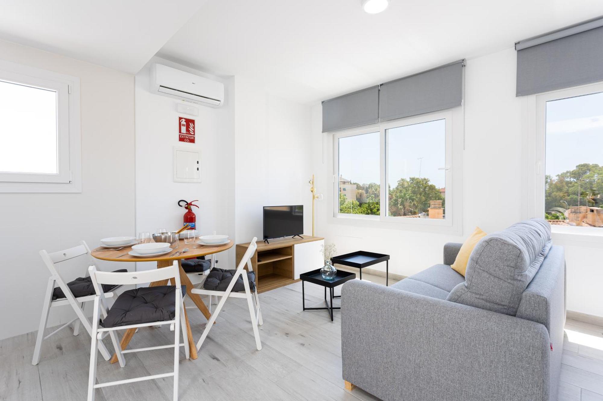 Apartamentos La Pelusa Malaga Room photo